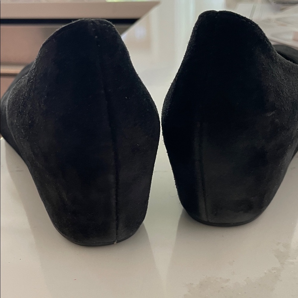 Elegant Black Suede Women's Flats - Picture 3 of 5